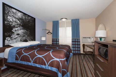 Super 8 By Wyndham Longmont/Twin Peaks - Internet Find 5