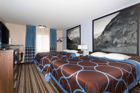 Super 8 By Wyndham Longmont/Twin Peaks - Internet Find 4