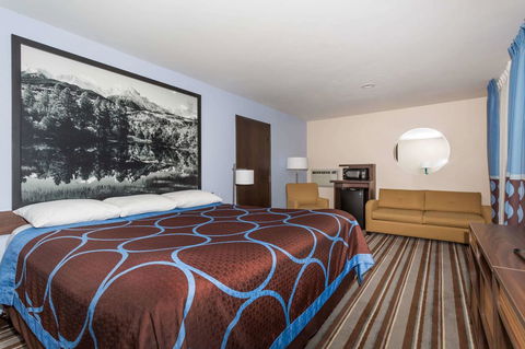 Super 8 By Wyndham Longmont/Twin Peaks - Internet Find 2