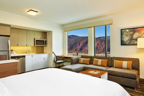 Element Basalt - Aspen - Renee 18