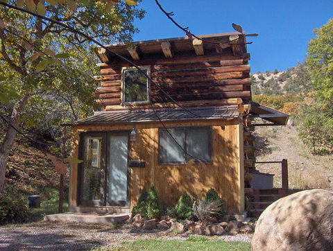 Cabin By The Creek - Renee 0