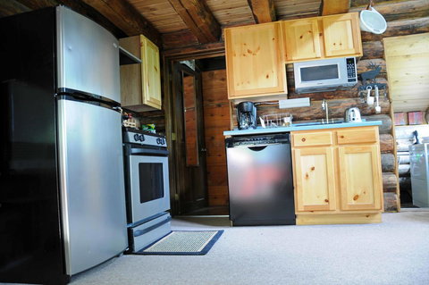 Cabin By The Creek - Renee 12