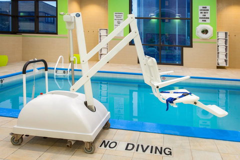 Holiday Inn Bridgeport-Trumbull-Fairfield - Swimm 7