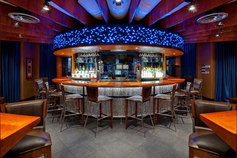 Holiday Inn Bridgeport-Trumbull-Fairfield - Swimm 39