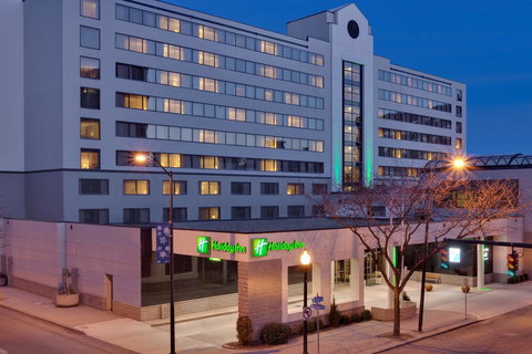 Holiday Inn Bridgeport-Trumbull-Fairfield - Swimm 2
