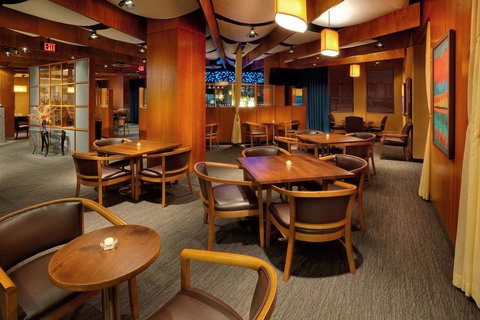 Holiday Inn Bridgeport-Trumbull-Fairfield - Swimm 22