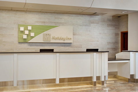 Holiday Inn Bridgeport-Trumbull-Fairfield - Swimm 12