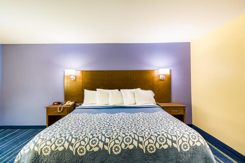 Days Inn By Wyndham Hartford/Closest Downtown - Renee 7