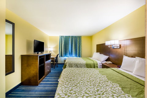Days Inn By Wyndham Hartford/Closest Downtown - Renee 4