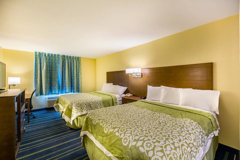 Days Inn By Wyndham Hartford/Closest Downtown - Renee 5