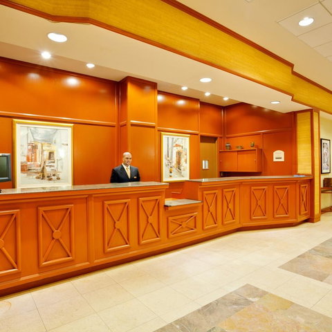 Red Lion Hotel Hartford - Renee 4