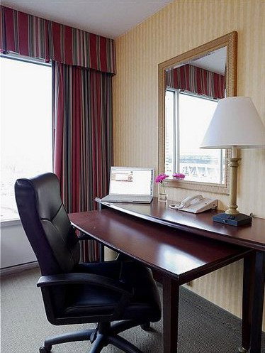 Red Lion Hotel Hartford - Renee 8