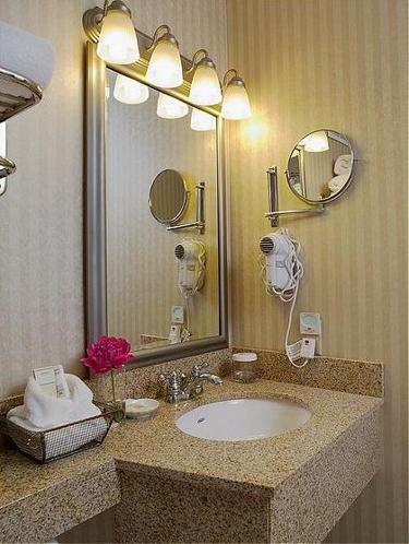 Red Lion Hotel Hartford - Renee 11