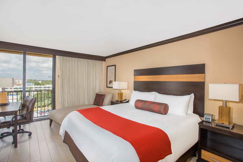 Wyndham Deerfield Beach Resort - Internet Find 8